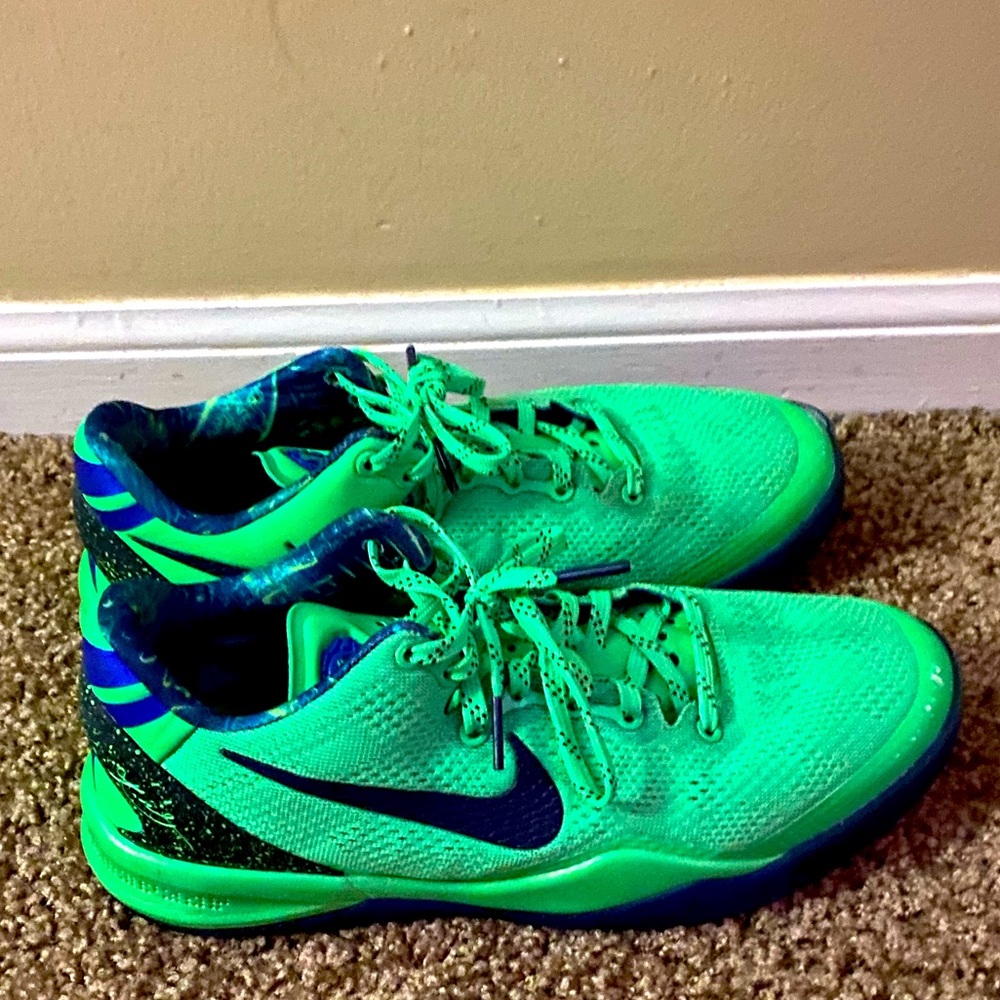 Nike Kobe 6 GS size 5.5Y Authentic **Super Rare**